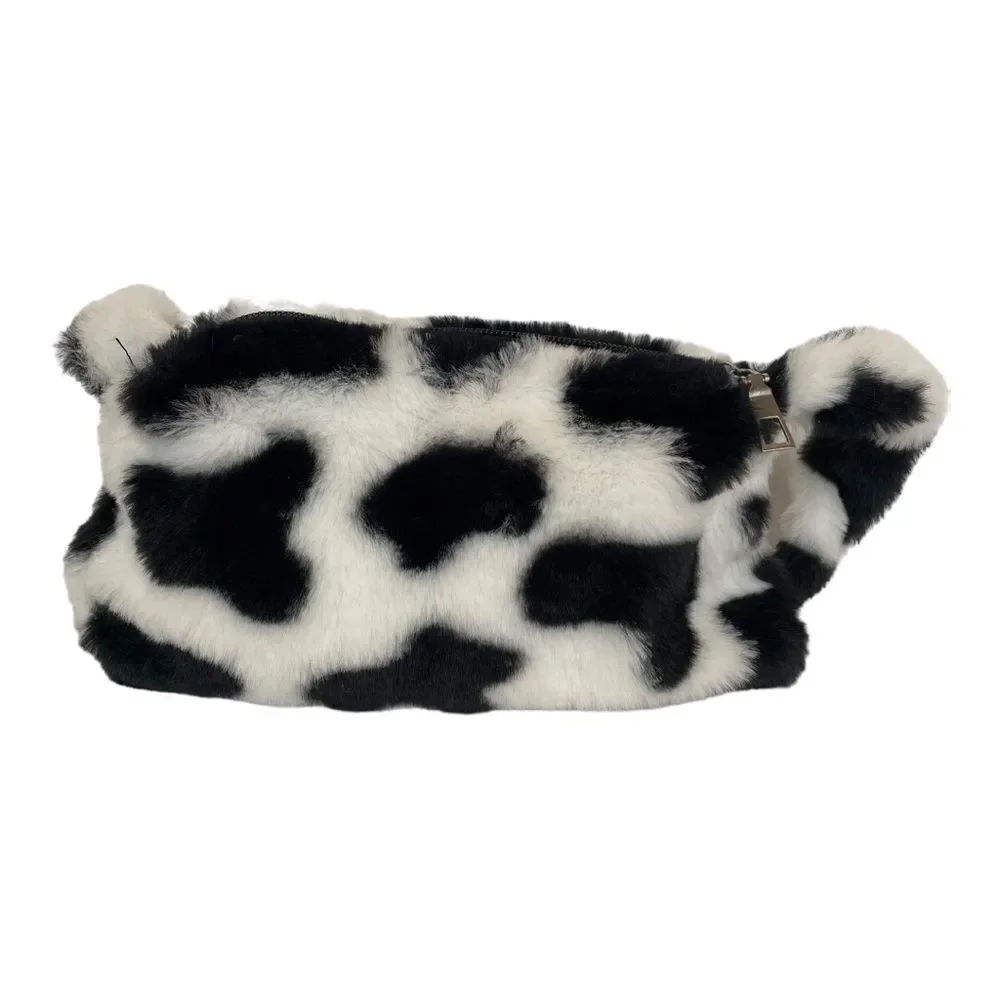 ‎FAUX FUR BLACK AND WHITE ZIP BAG